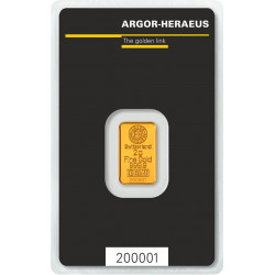 Zlatý investiční slitek švýcarského výrobce Argor Heraeus 2 gramy Velikost: 19,0 × 11,5 mm x 0,6 mm Materiál: AU 999,9/1000 Váha: 2,00 gramy Země původu: Švýcarsko Rafinér: Argor Heraeus SA