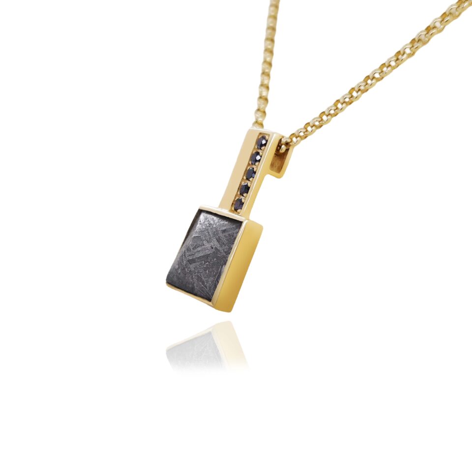 Zlaté šperky FOX® | náhrdelník meteorit zlato | Dům šperků Zlatá Roudná