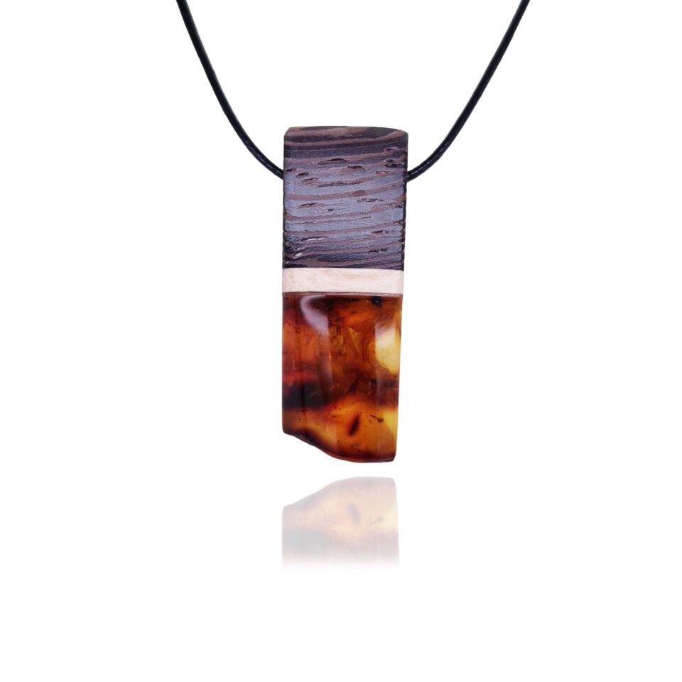 Minimalistický dřevěný náhrdelník s jantarem